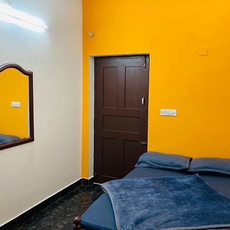 Swarna Tourist Home มุนนาร์ ภายนอก รูปภาพ