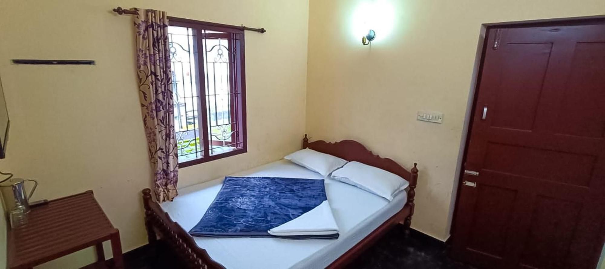Swarna Tourist Home มุนนาร์ ภายนอก รูปภาพ
