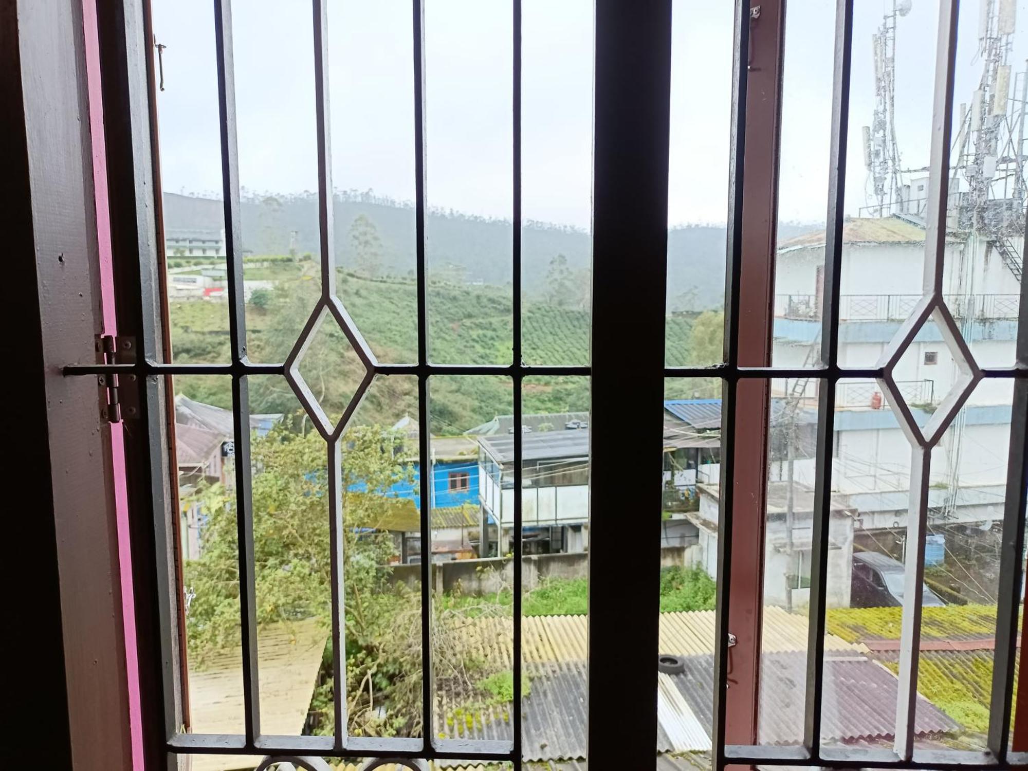 Swarna Tourist Home มุนนาร์ ภายนอก รูปภาพ