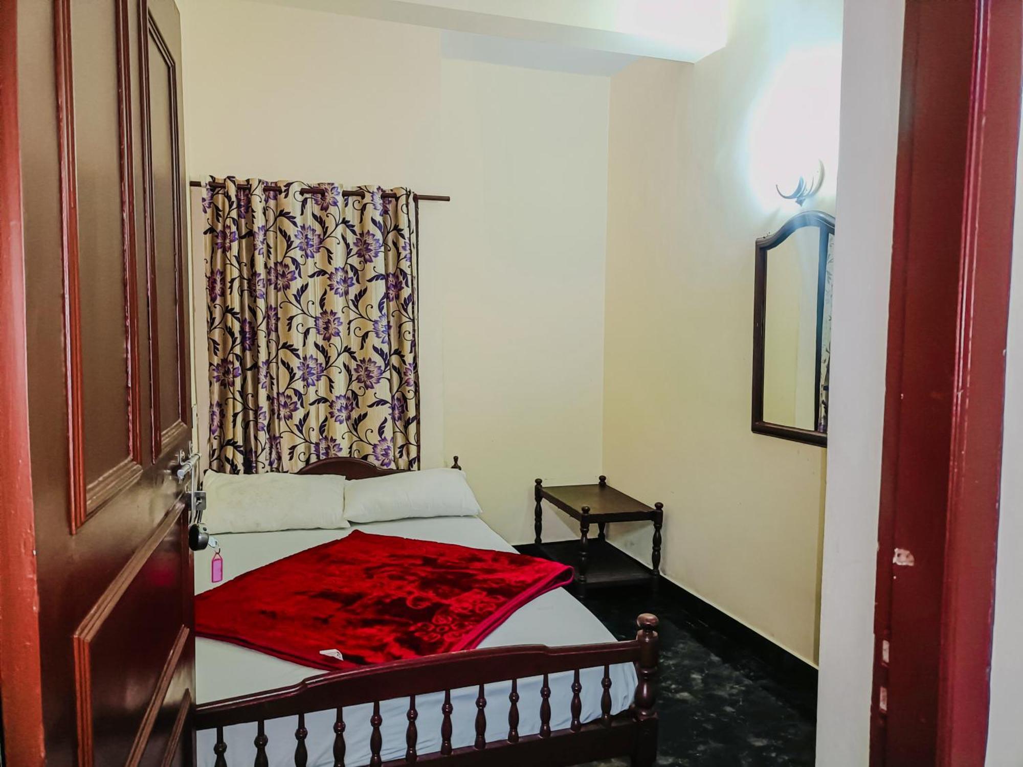 Swarna Tourist Home มุนนาร์ ภายนอก รูปภาพ