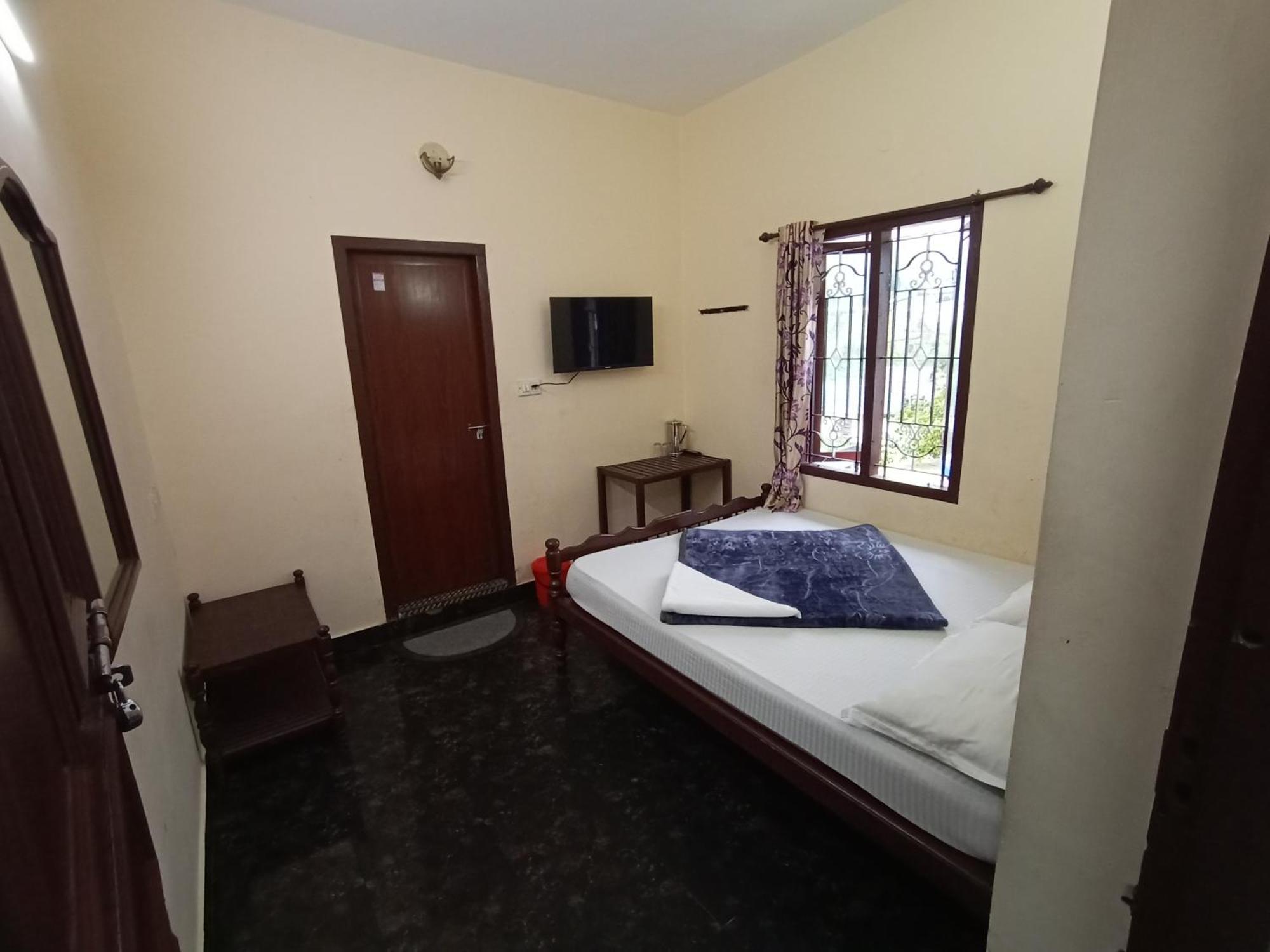 Swarna Tourist Home มุนนาร์ ภายนอก รูปภาพ