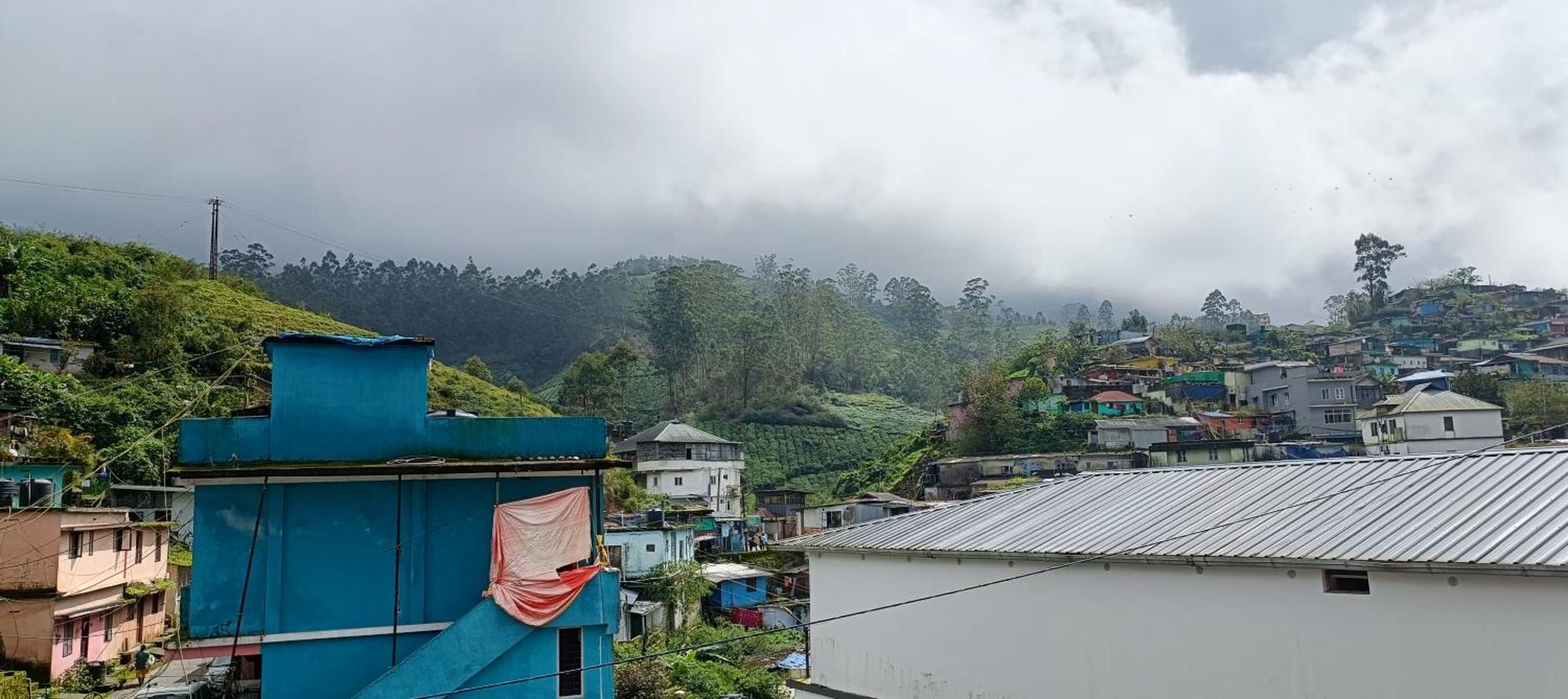 Swarna Tourist Home มุนนาร์ ภายนอก รูปภาพ