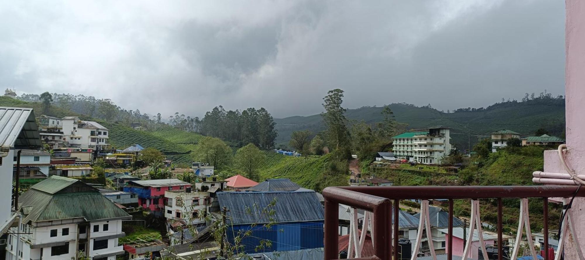 Swarna Tourist Home มุนนาร์ ภายนอก รูปภาพ
