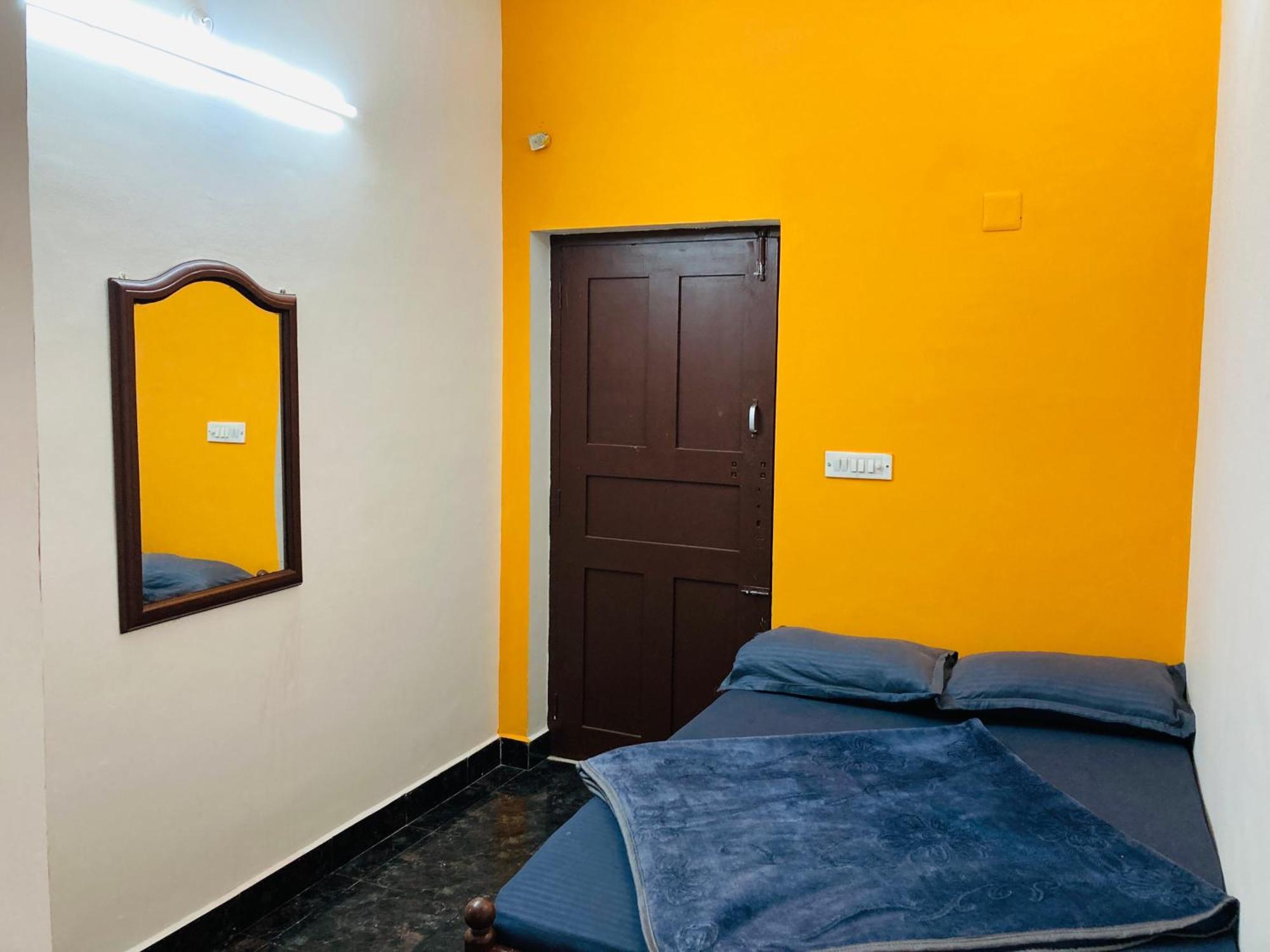 Swarna Tourist Home มุนนาร์ ภายนอก รูปภาพ