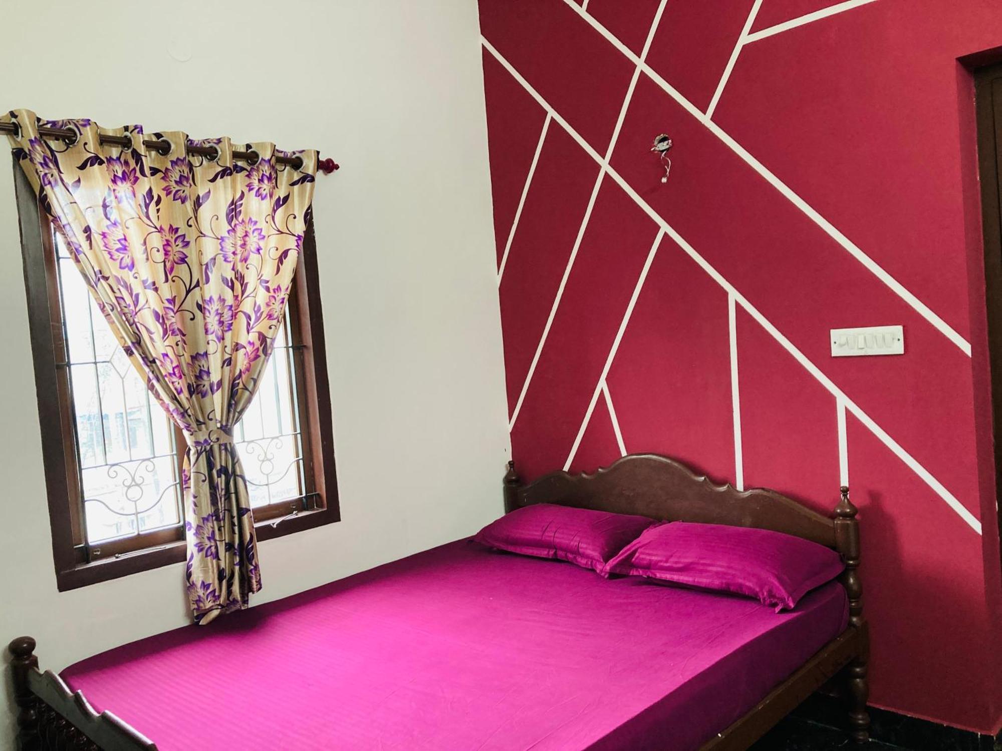 Swarna Tourist Home มุนนาร์ ภายนอก รูปภาพ